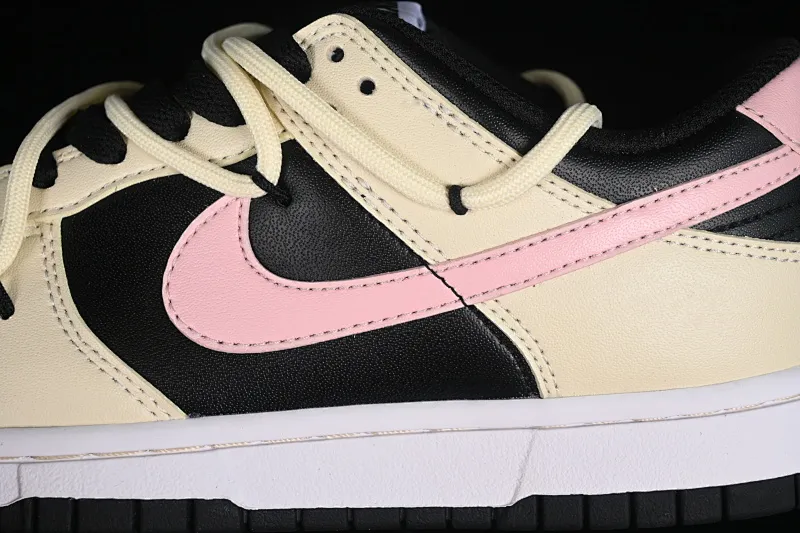 All Categories Nk SB Dunk Series Nk SB Dunk Low Low-top sneakers Nk Dunk Low Steam Puppet-Smoky Rose Black and pink simple SB strap low-top casual sneakers FD1232-001